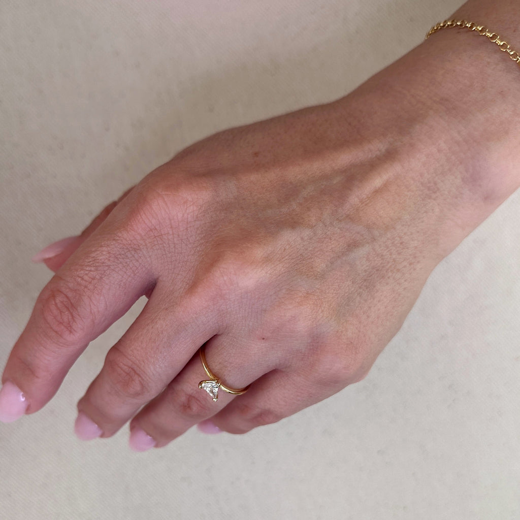 18k Gold-Filled Trillion CZ Solitaire Ring – Elegant & Dazzling