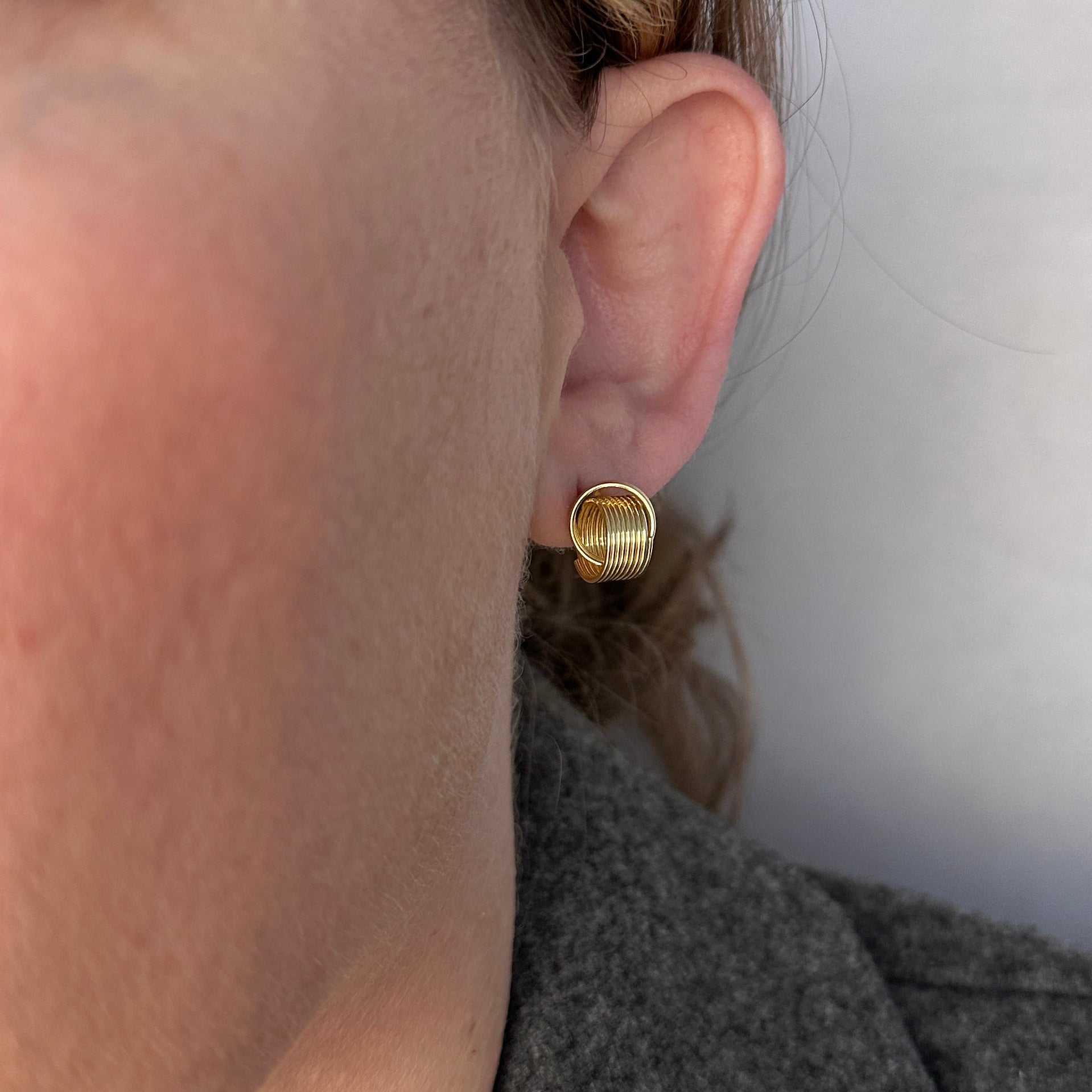 Gold Filled 18k Wire Knot Stud Earrings