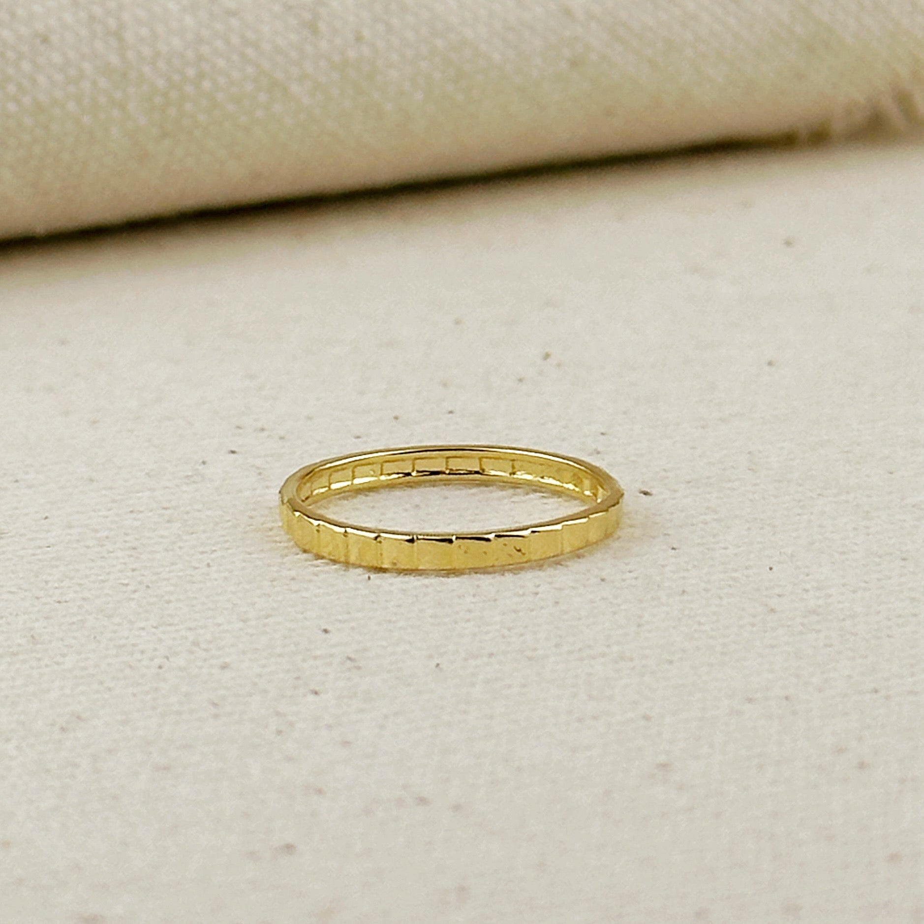 Gold Filled 18k 2mm Diamond Cut Band Ring