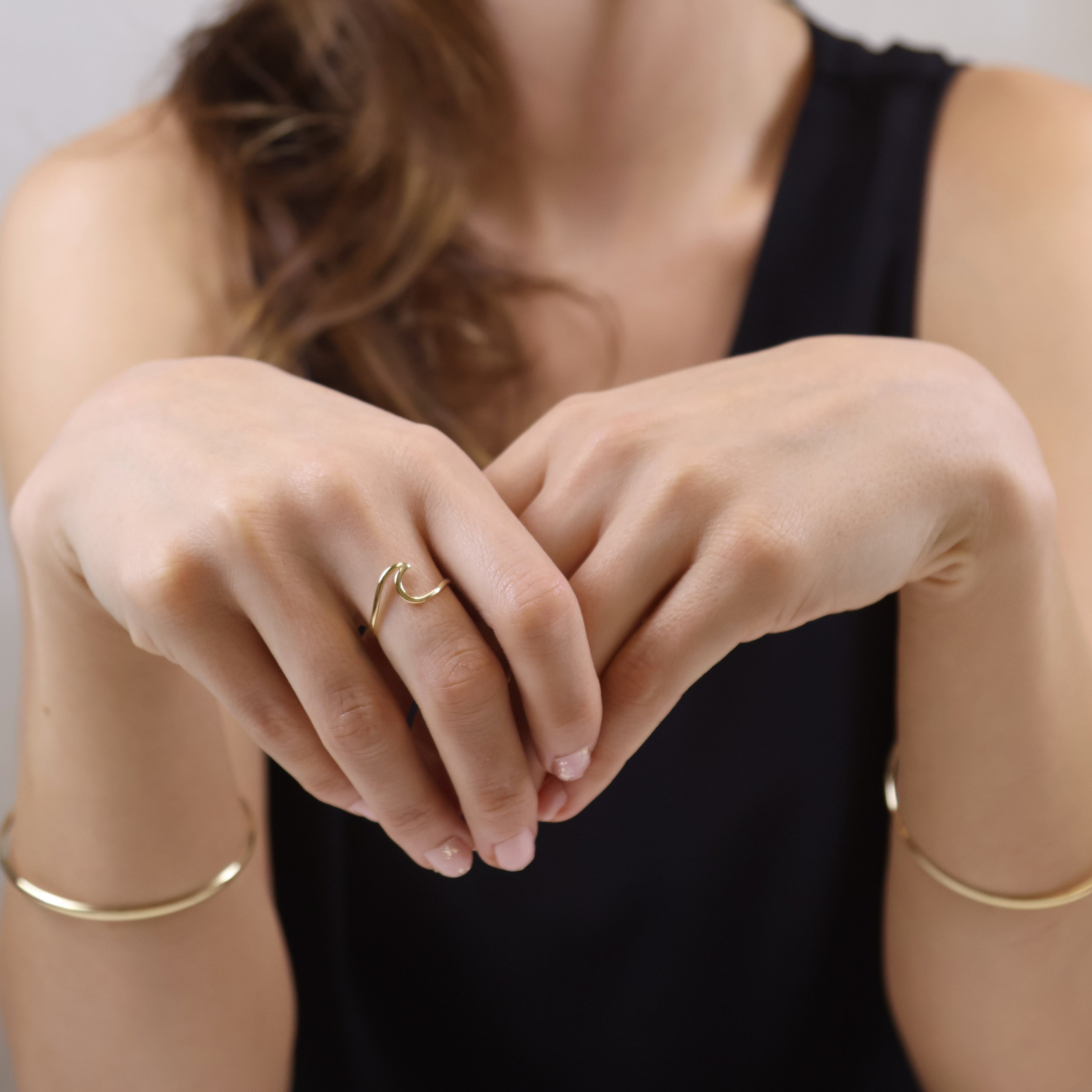 Gold-Filled 18k Ring – Subtle Wave Accent for Effortless Style