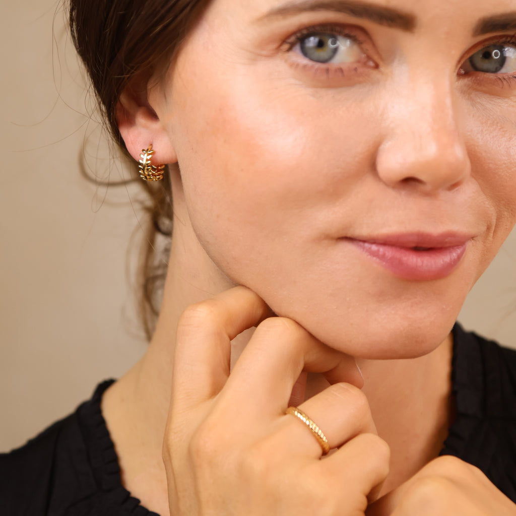 Gold Filled 18k Leaf Clicker Earrings