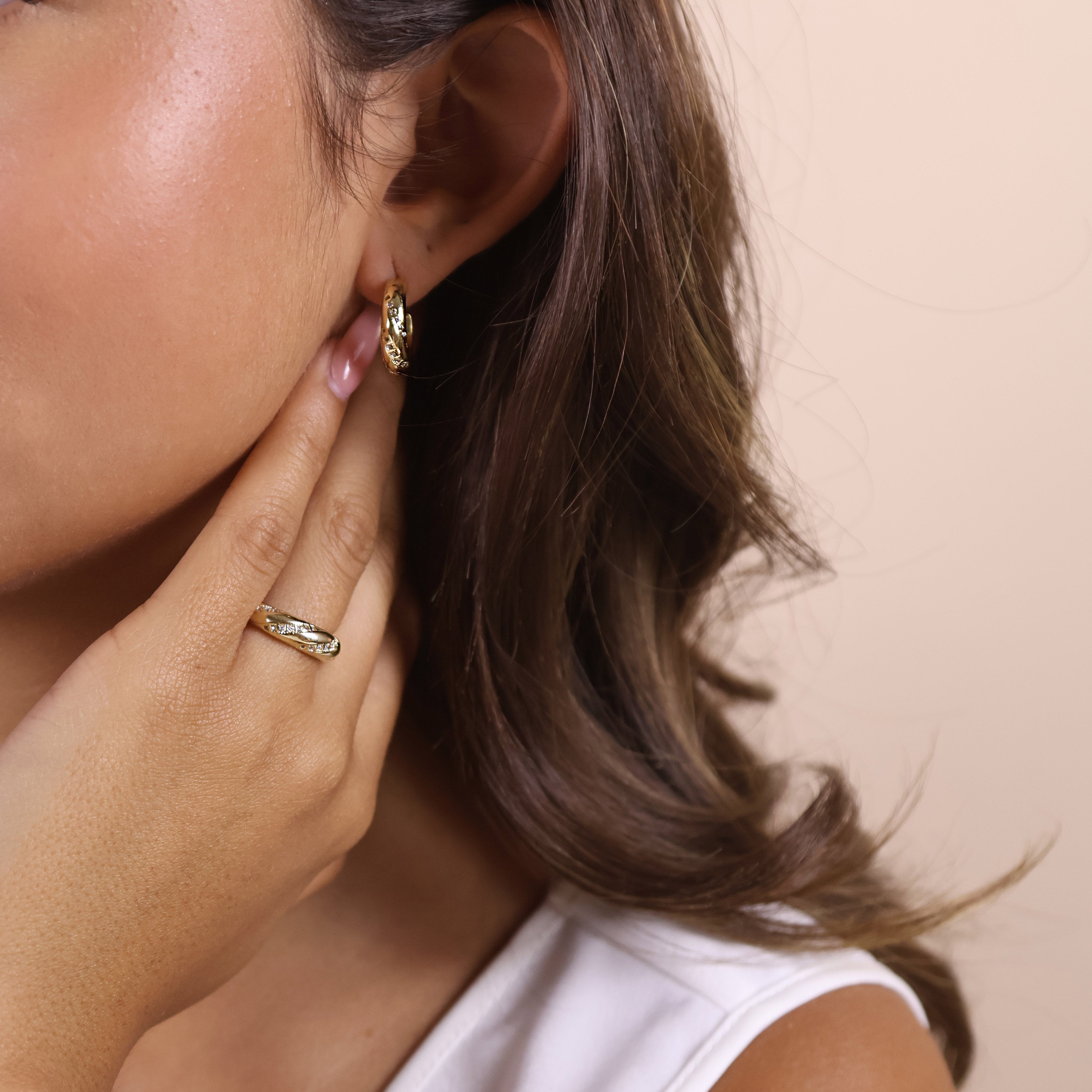 Gold Filled 18k CZ Ribbon Detail Band Ring